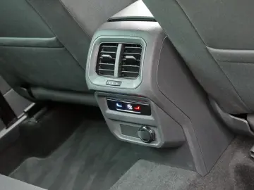 VW Tiguan Elegance TDI 18Z CarPlay Matrix ACC DAB