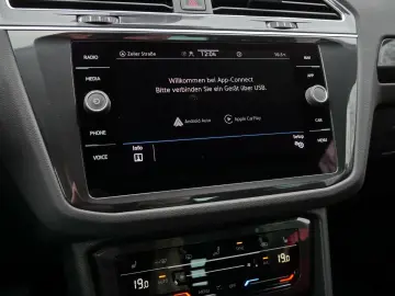 VW Tiguan Elegance TDI 18Z CarPlay Matrix ACC DAB