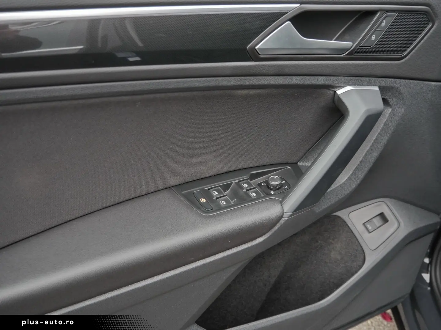 VW Tiguan Elegance TDI 18Z CarPlay Matrix ACC DAB