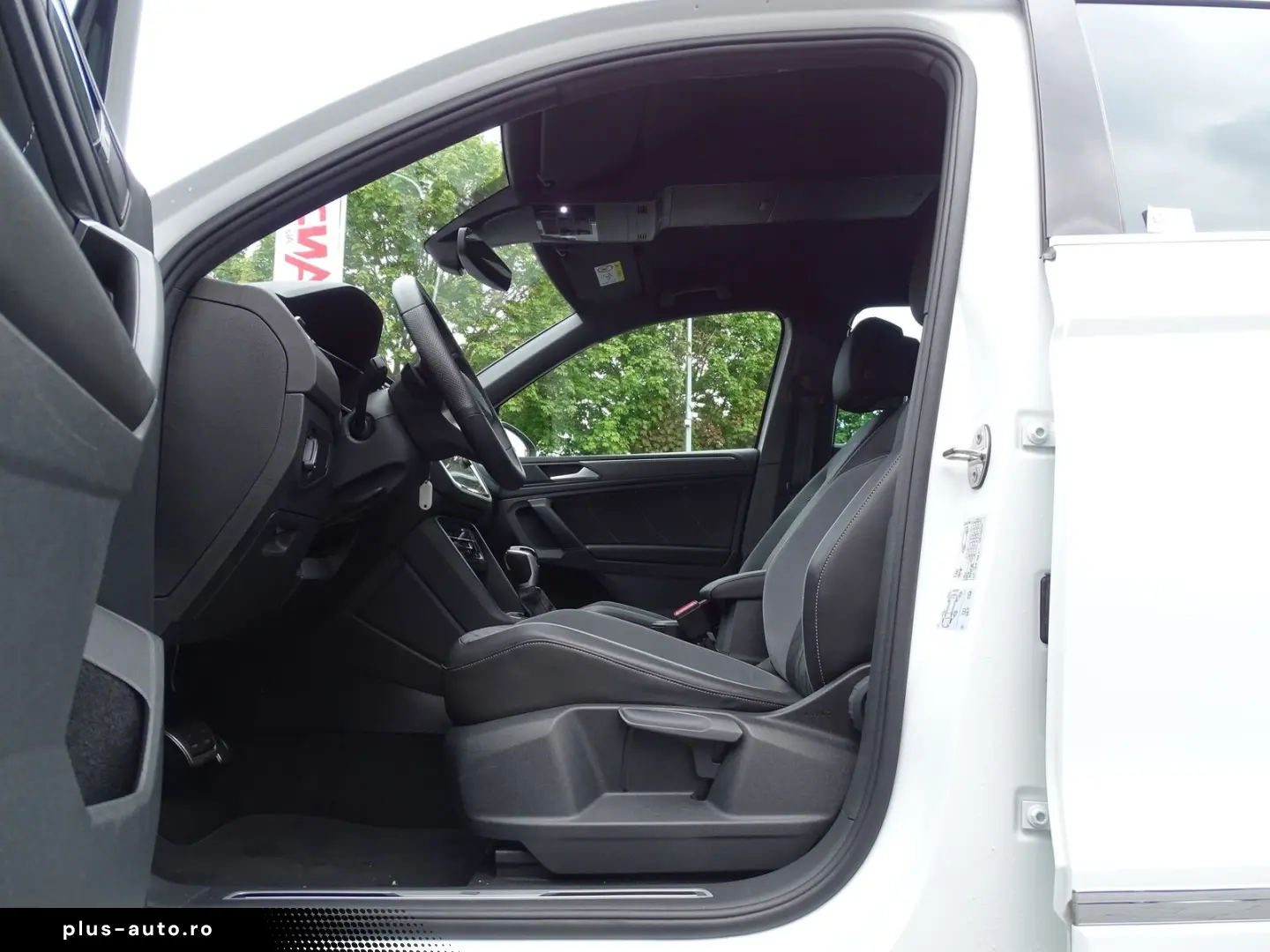 VW Tiguan 2.0 TDI DSG R-Line 4M ACC LED AHK Kamera