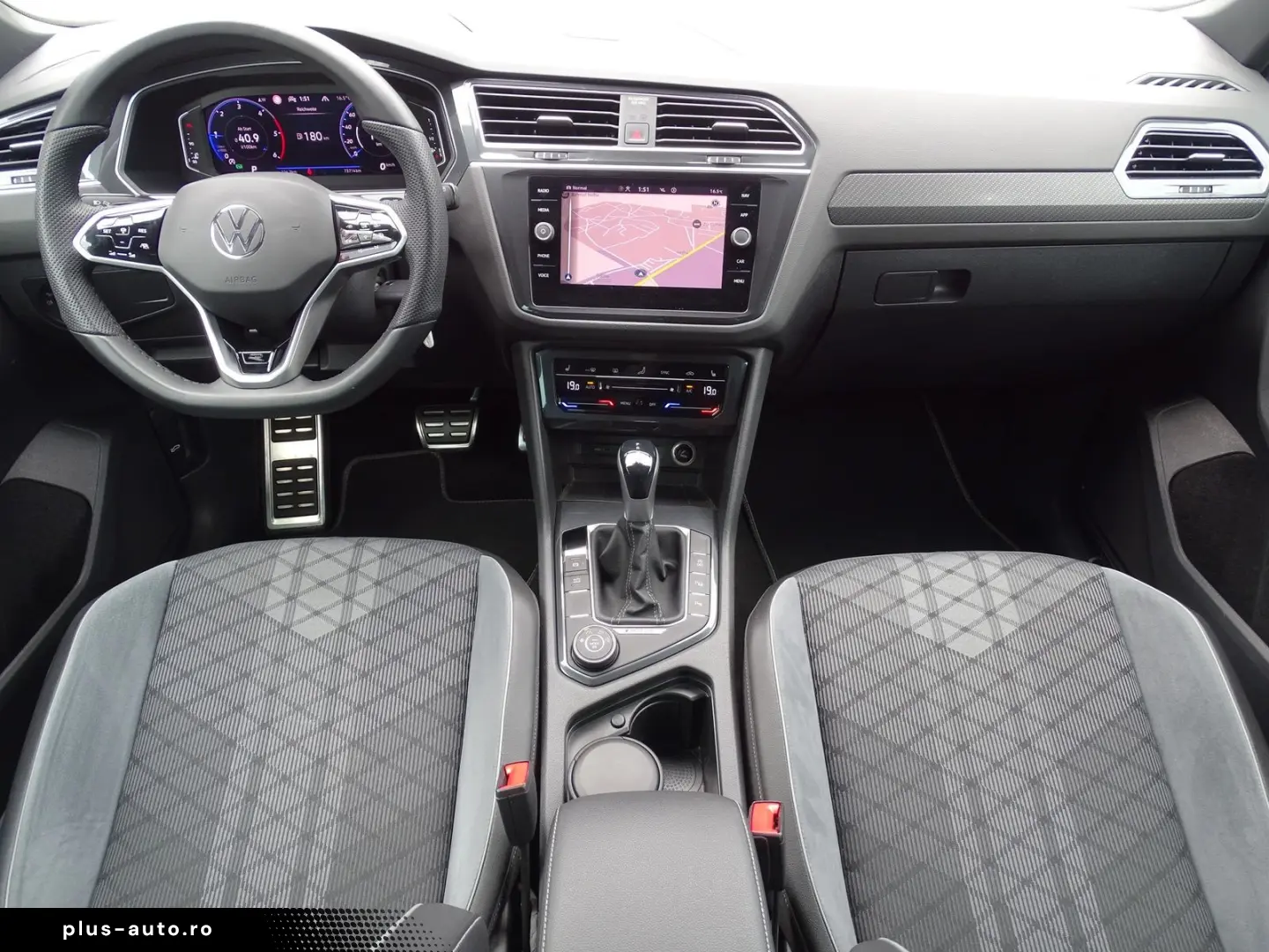 VW Tiguan 2.0 TDI DSG R-Line 4M ACC LED AHK Kamera