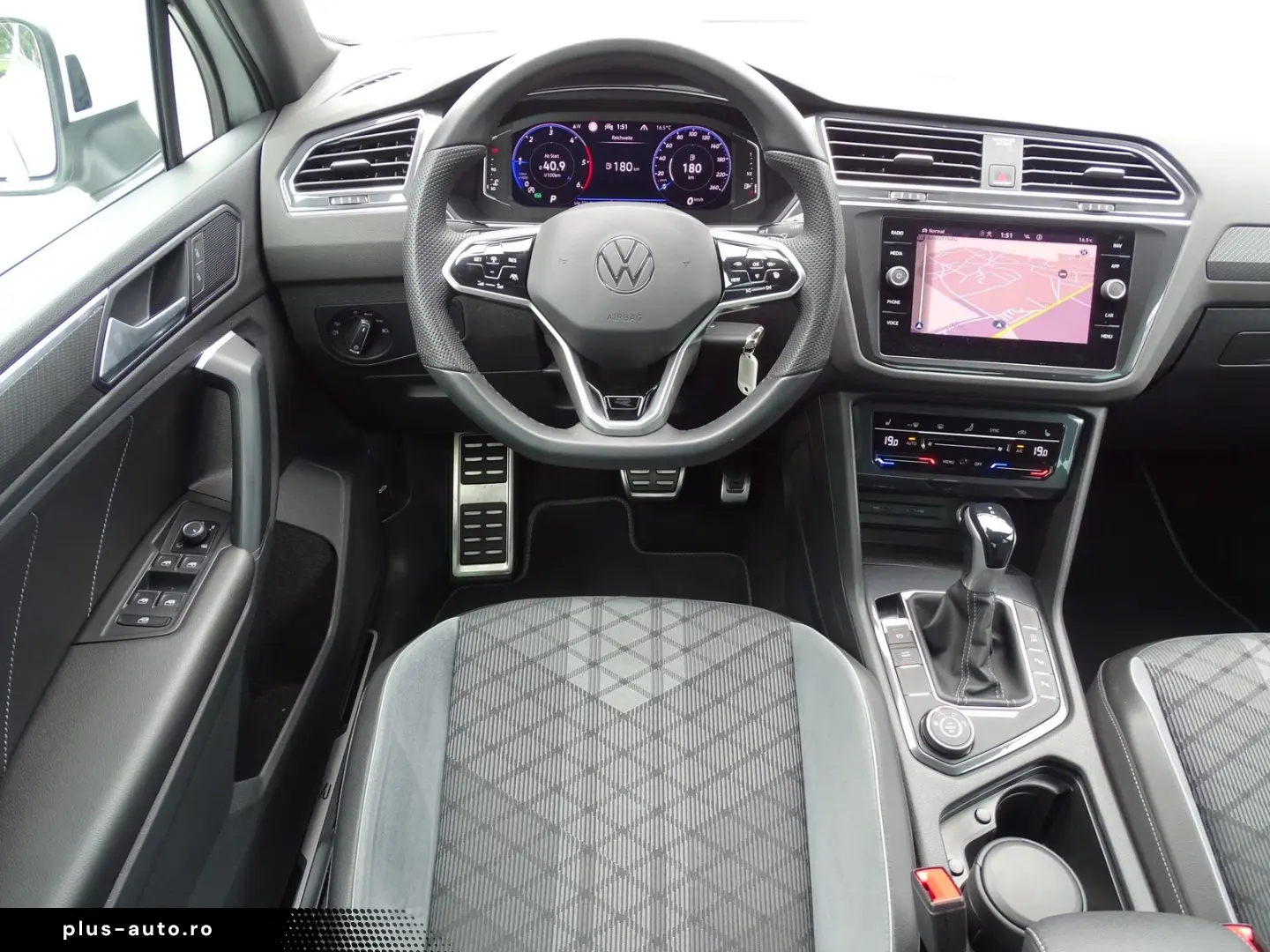 VW Tiguan 2.0 TDI DSG R-Line 4M ACC LED AHK Kamera