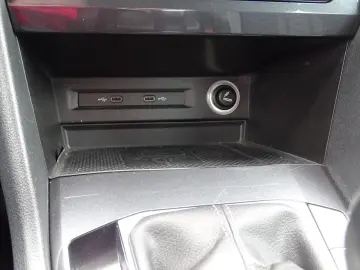 VW Tiguan 2.0 TDI DSG R-Line 4M ACC LED AHK Kamera