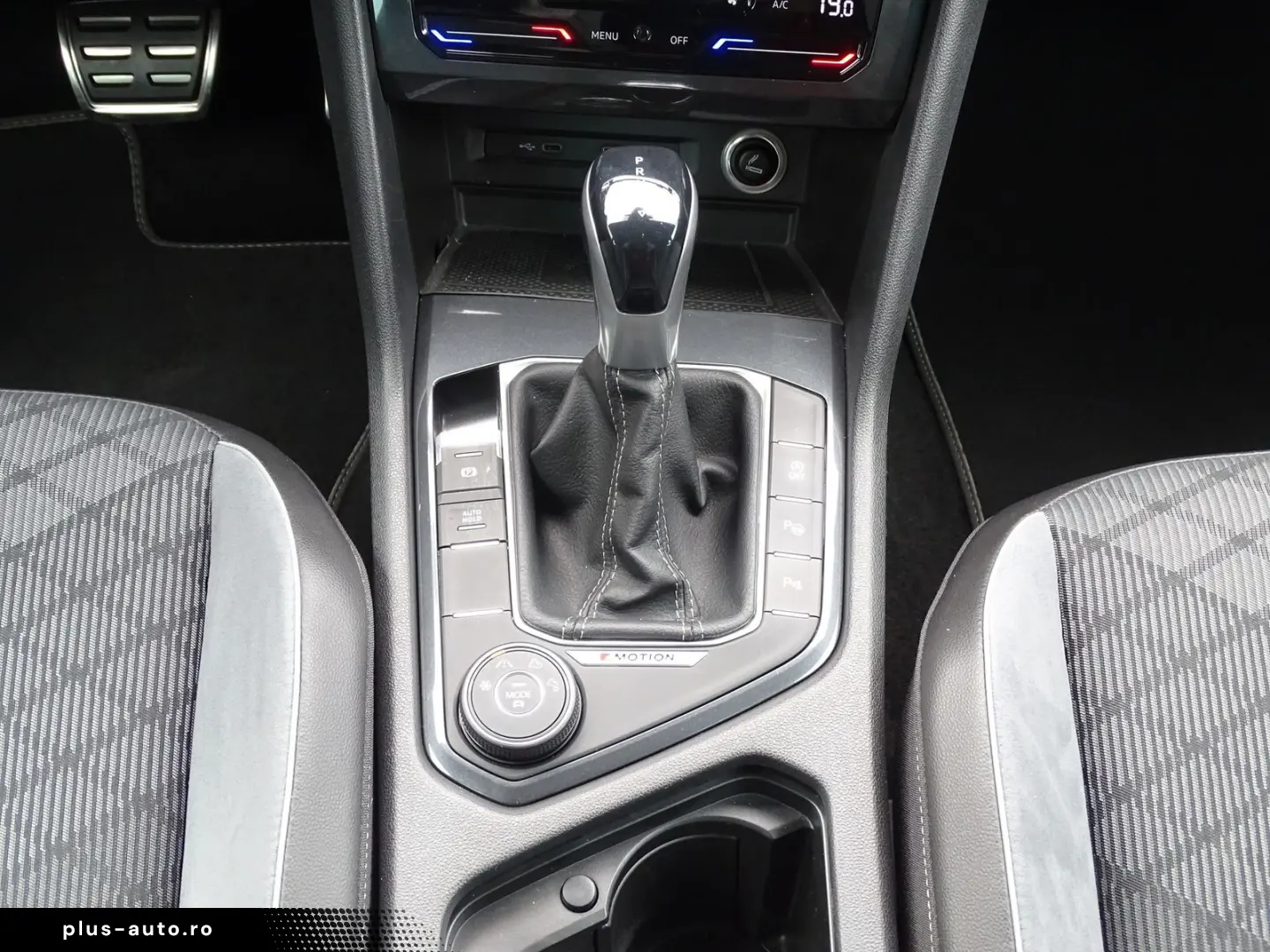 VW Tiguan 2.0 TDI DSG R-Line 4M ACC LED AHK Kamera