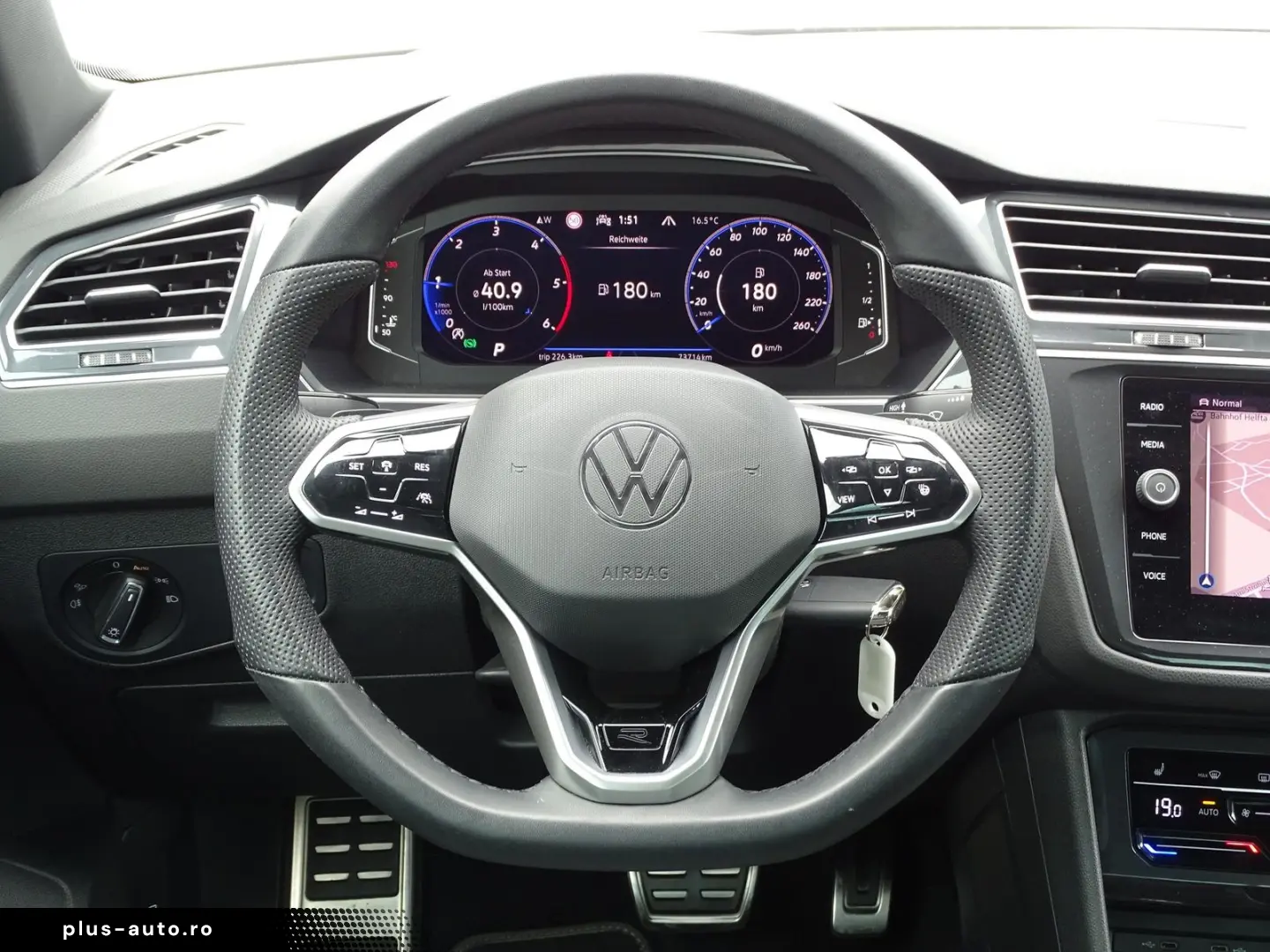 VW Tiguan 2.0 TDI DSG R-Line 4M ACC LED AHK Kamera
