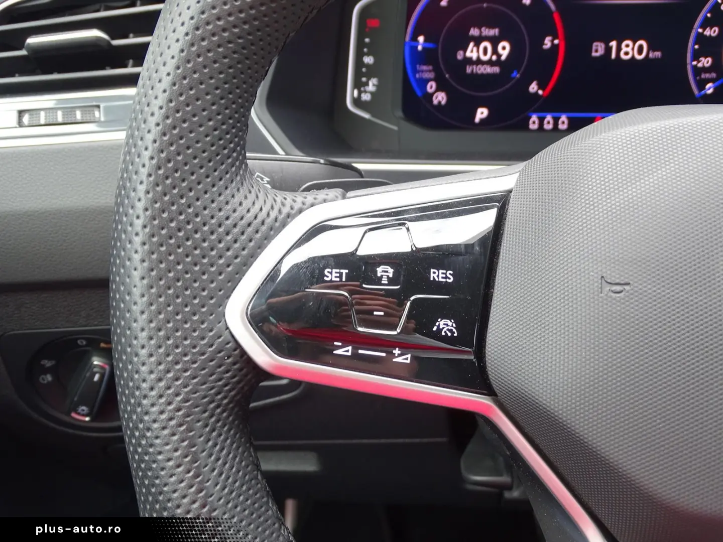 VW Tiguan 2.0 TDI DSG R-Line 4M ACC LED AHK Kamera