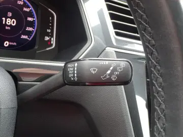 VW Tiguan 2.0 TDI DSG R-Line 4M ACC LED AHK Kamera