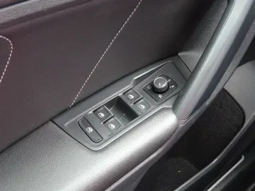 VW Tiguan 2.0 TDI DSG R-Line 4M ACC LED AHK Kamera