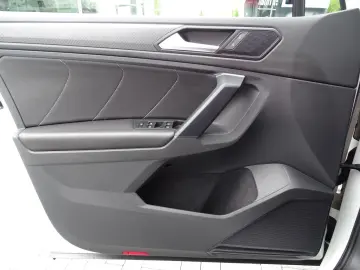 VW Tiguan 2.0 TDI DSG R-Line 4M ACC LED AHK Kamera