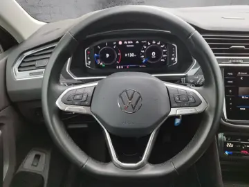 VW Tiguan Elegance 2.0TDI 4M DSG DCC STH AHK MATRIX