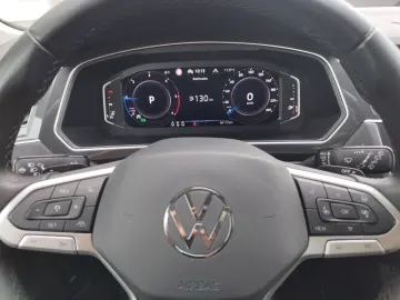 VW Tiguan Elegance 2.0TDI 4M DSG DCC STH AHK MATRIX