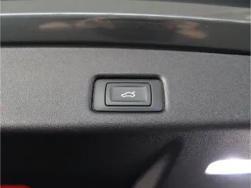 AUDI Q5 TFSI S tronic S Line AHK Sitzheizung