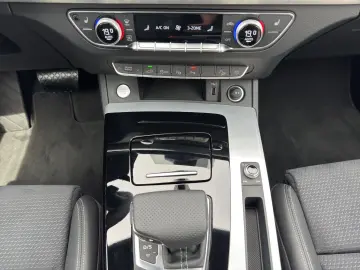 AUDI Q5 55 TFSIe quattro S-LINE NAVI-PLUS MATRIX KAME