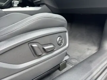 AUDI Q5 55 TFSIe quattro S-LINE NAVI-PLUS MATRIX KAME