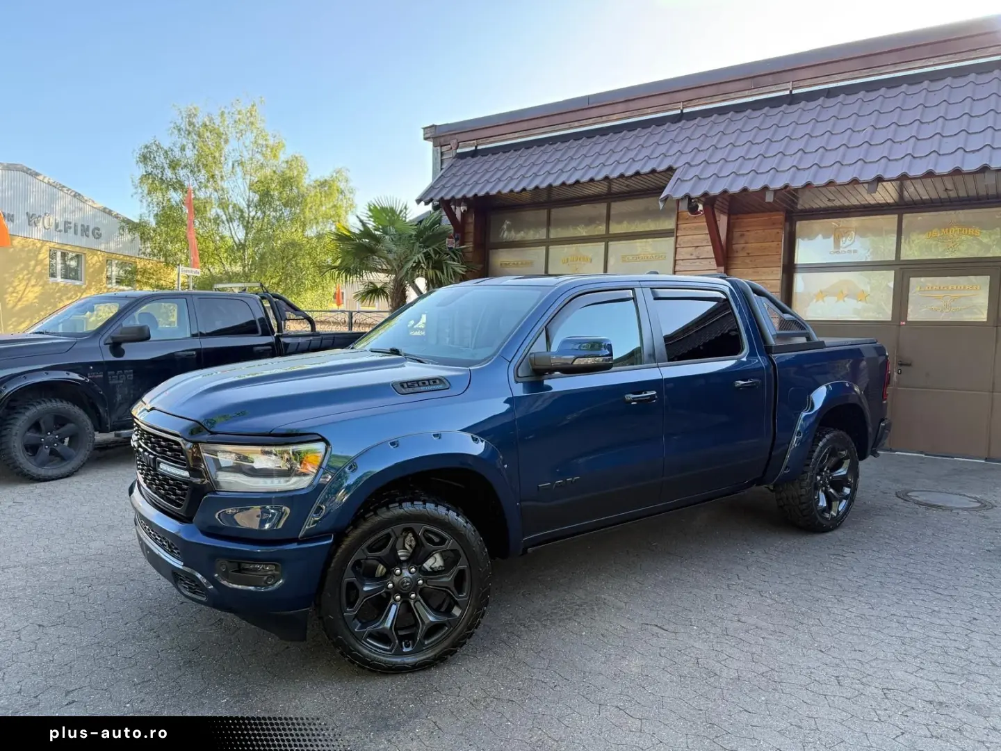 DODGE V8 4X4 PANO 12 RADIO El.-TRITT AHK NAVI GARANTIE