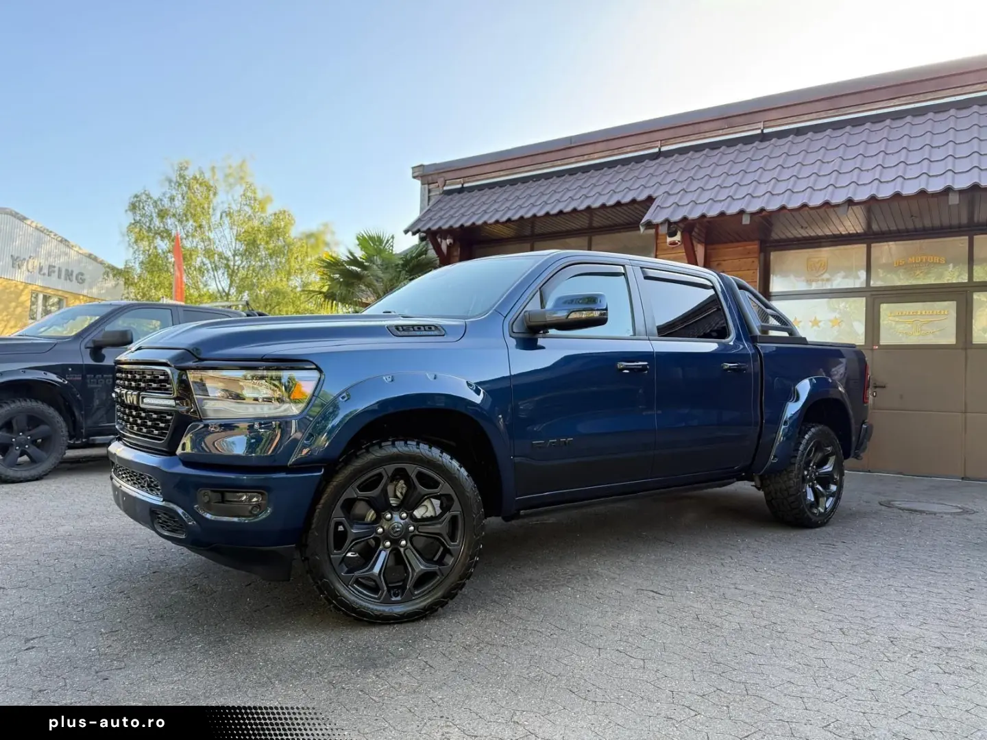 DODGE V8 4X4 PANO 12 RADIO El.-TRITT AHK NAVI GARANTIE