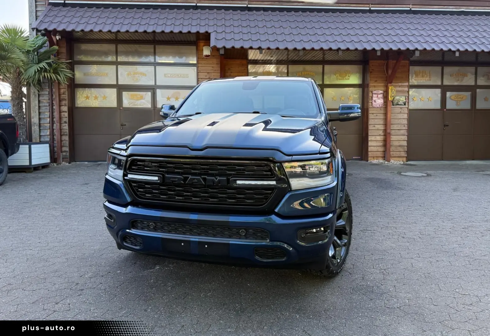 DODGE V8 4X4 PANO 12 RADIO El.-TRITT AHK NAVI GARANTIE