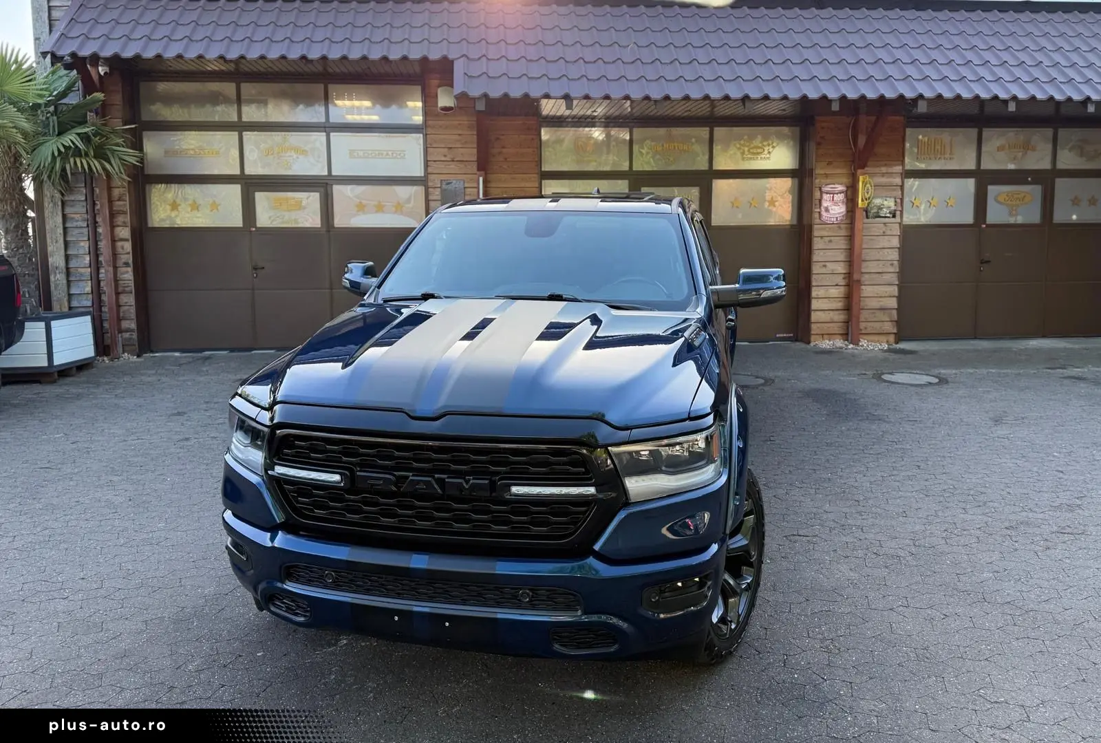 DODGE V8 4X4 PANO 12 RADIO El.-TRITT AHK NAVI GARANTIE