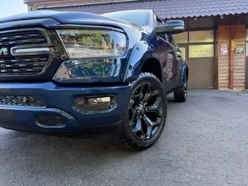 DODGE V8 4X4 PANO 12 RADIO El.-TRITT AHK NAVI GARANTIE