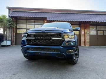 DODGE V8 4X4 PANO 12 RADIO El.-TRITT AHK NAVI GARANTIE
