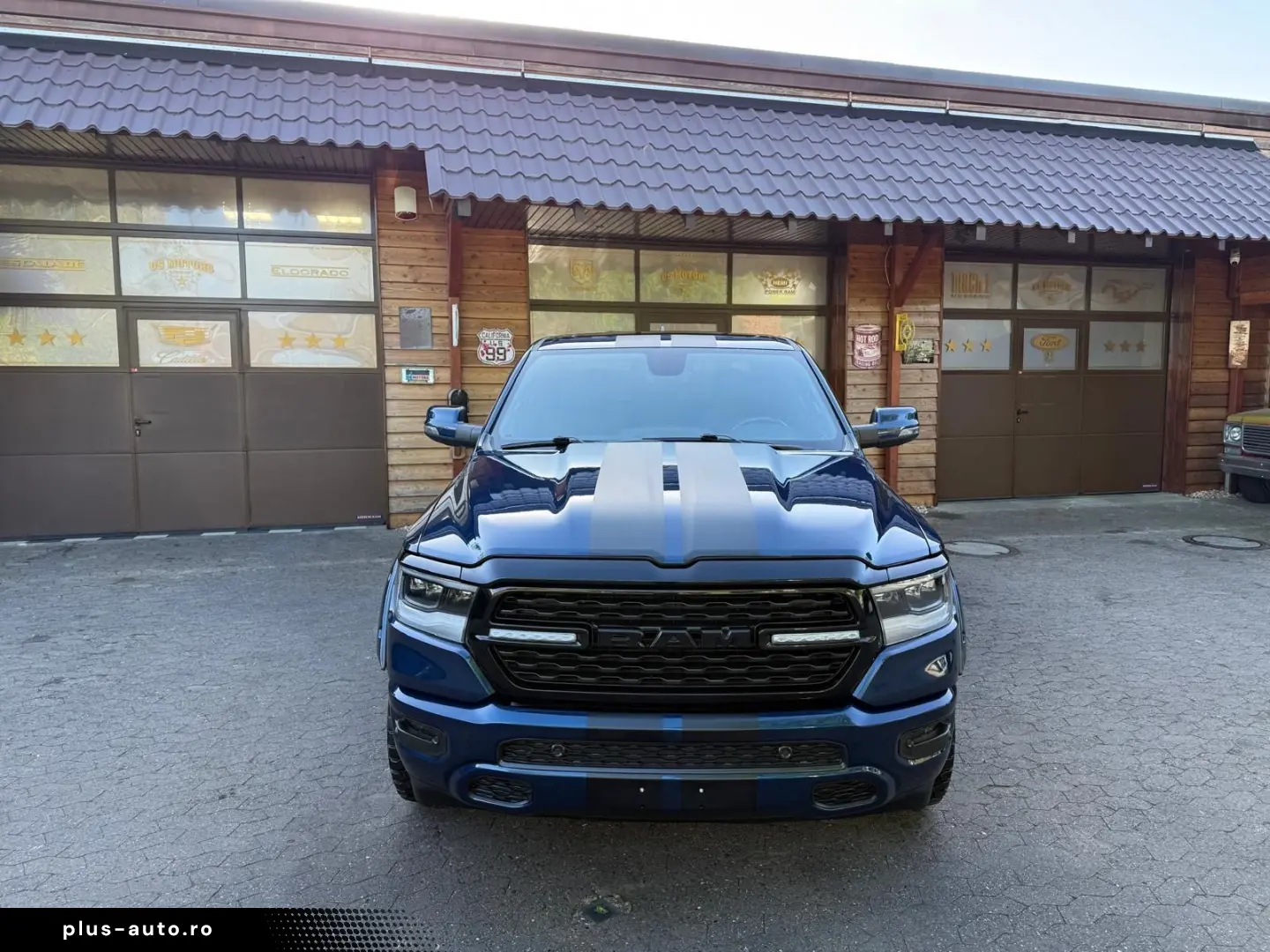 DODGE V8 4X4 PANO 12 RADIO El.-TRITT AHK NAVI GARANTIE