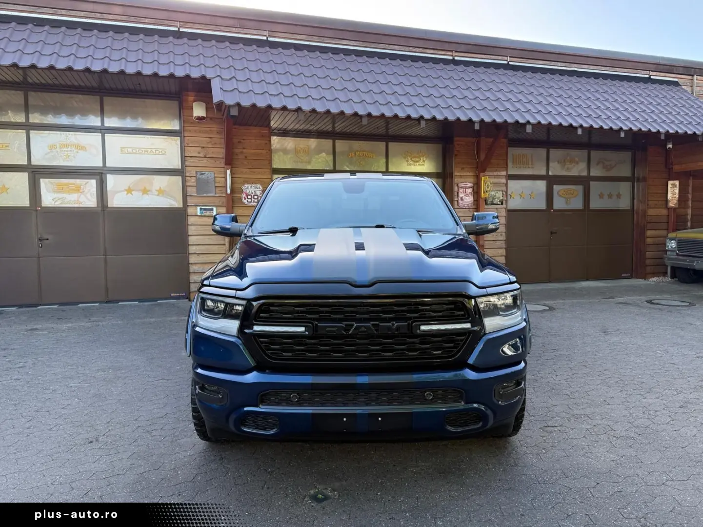 DODGE V8 4X4 PANO 12 RADIO El.-TRITT AHK NAVI GARANTIE