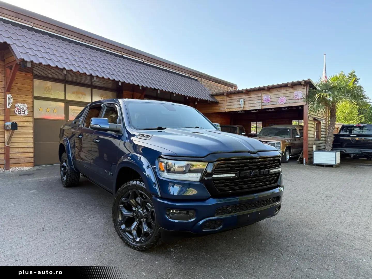 DODGE V8 4X4 PANO 12 RADIO El.-TRITT AHK NAVI GARANTIE