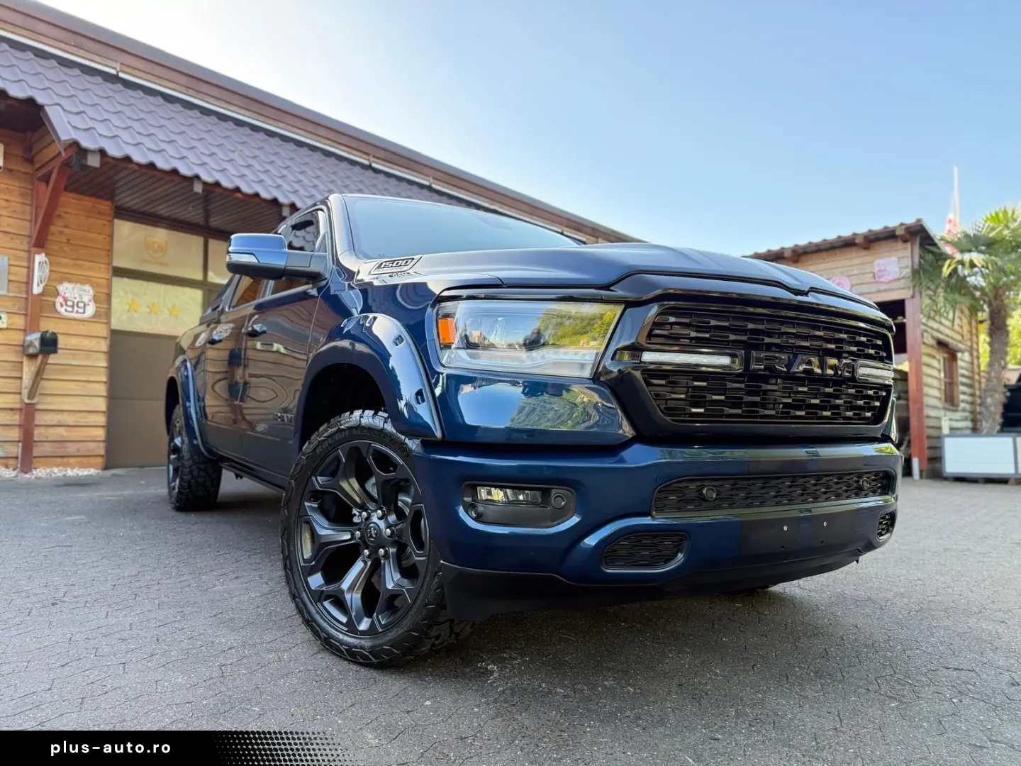 DODGE V8 4X4 PANO 12 RADIO El.-TRITT AHK NAVI GARANTIE