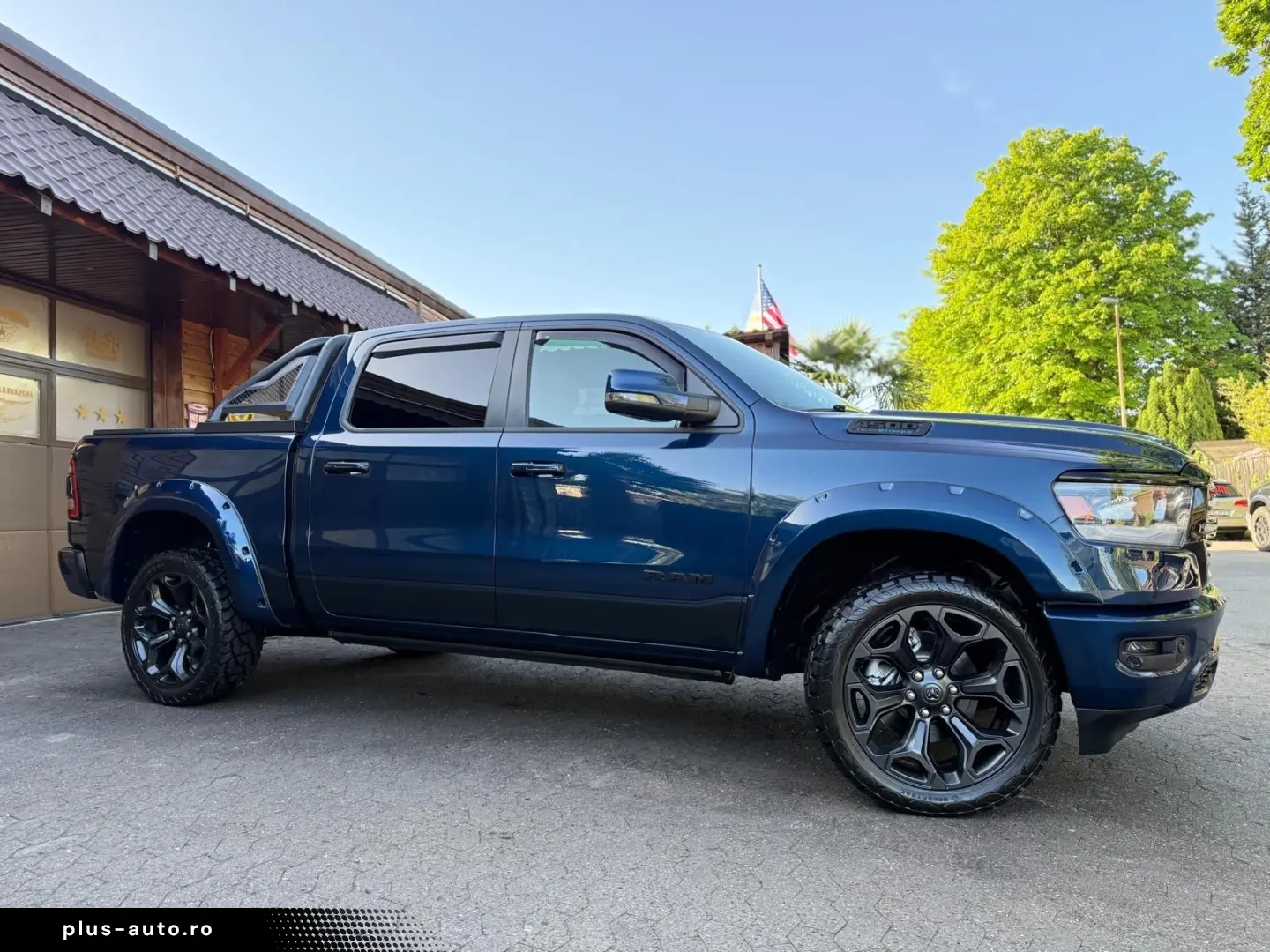 DODGE V8 4X4 PANO 12 RADIO El.-TRITT AHK NAVI GARANTIE