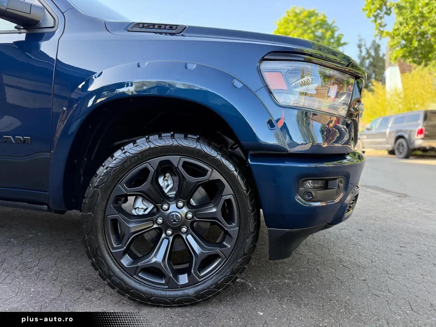 DODGE V8 4X4 PANO 12 RADIO El.-TRITT AHK NAVI GARANTIE