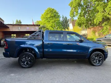 DODGE V8 4X4 PANO 12 RADIO El.-TRITT AHK NAVI GARANTIE