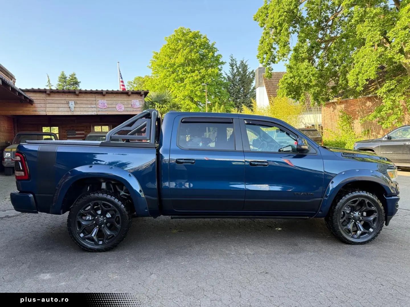 DODGE V8 4X4 PANO 12 RADIO El.-TRITT AHK NAVI GARANTIE