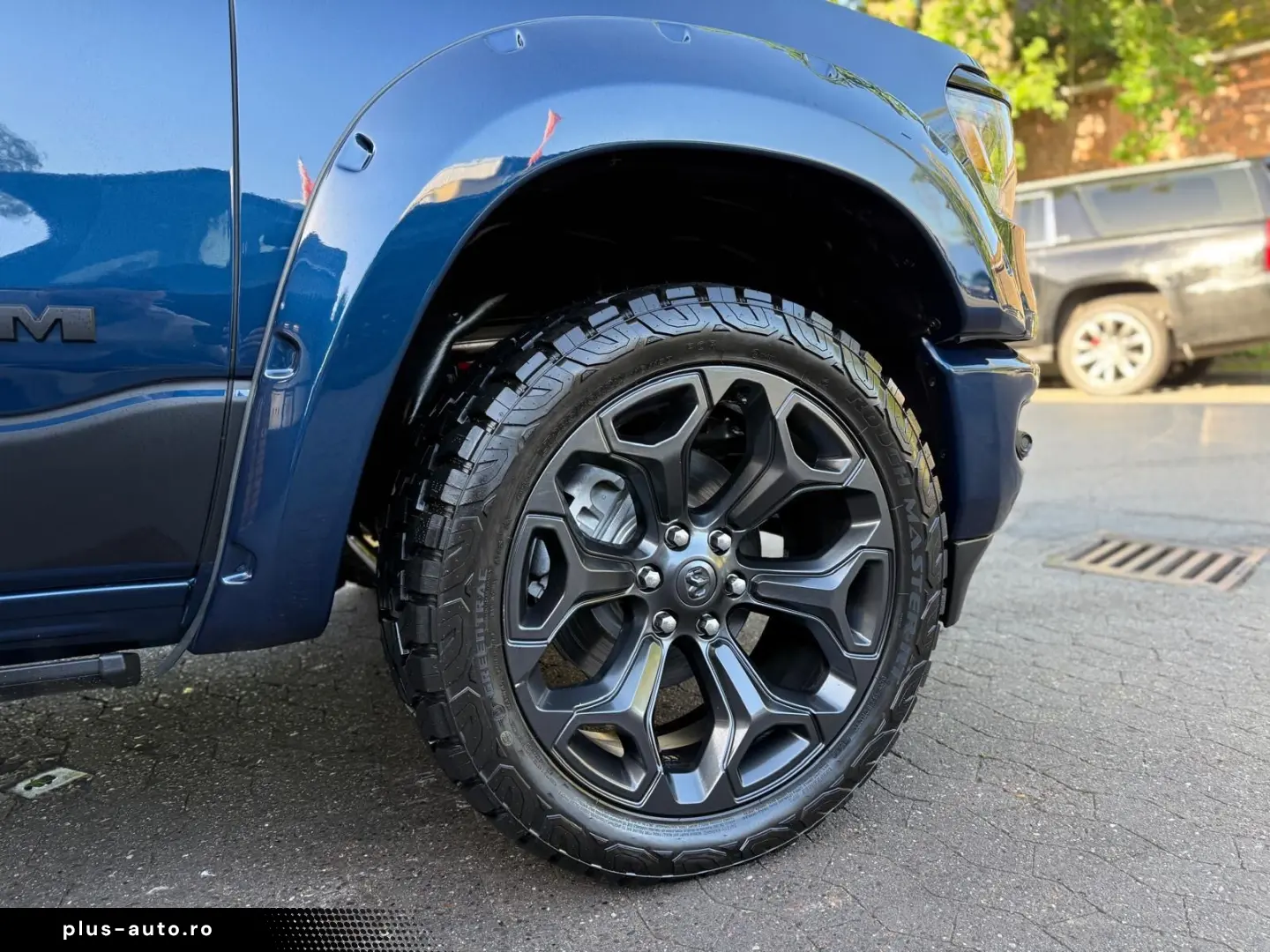 DODGE V8 4X4 PANO 12 RADIO El.-TRITT AHK NAVI GARANTIE