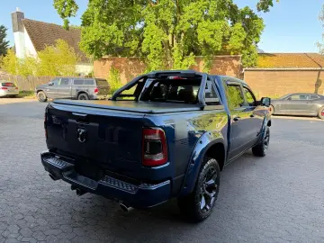 DODGE V8 4X4 PANO 12 RADIO El.-TRITT AHK NAVI GARANTIE