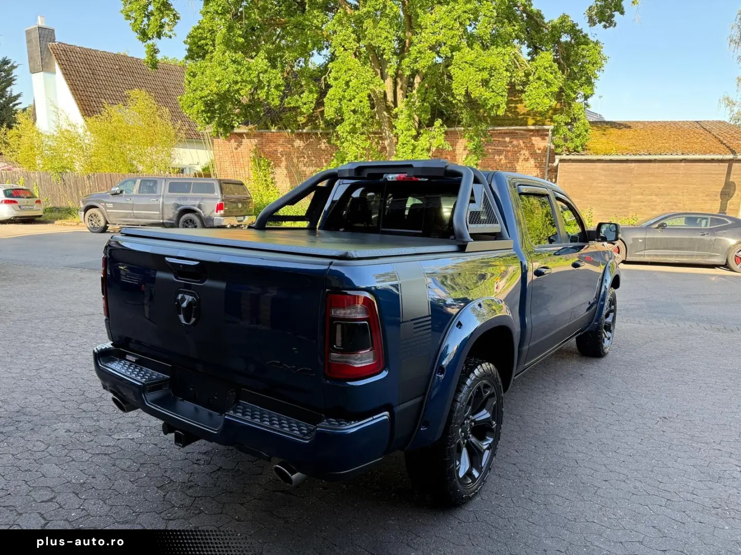 DODGE V8 4X4 PANO 12 RADIO El.-TRITT AHK NAVI GARANTIE