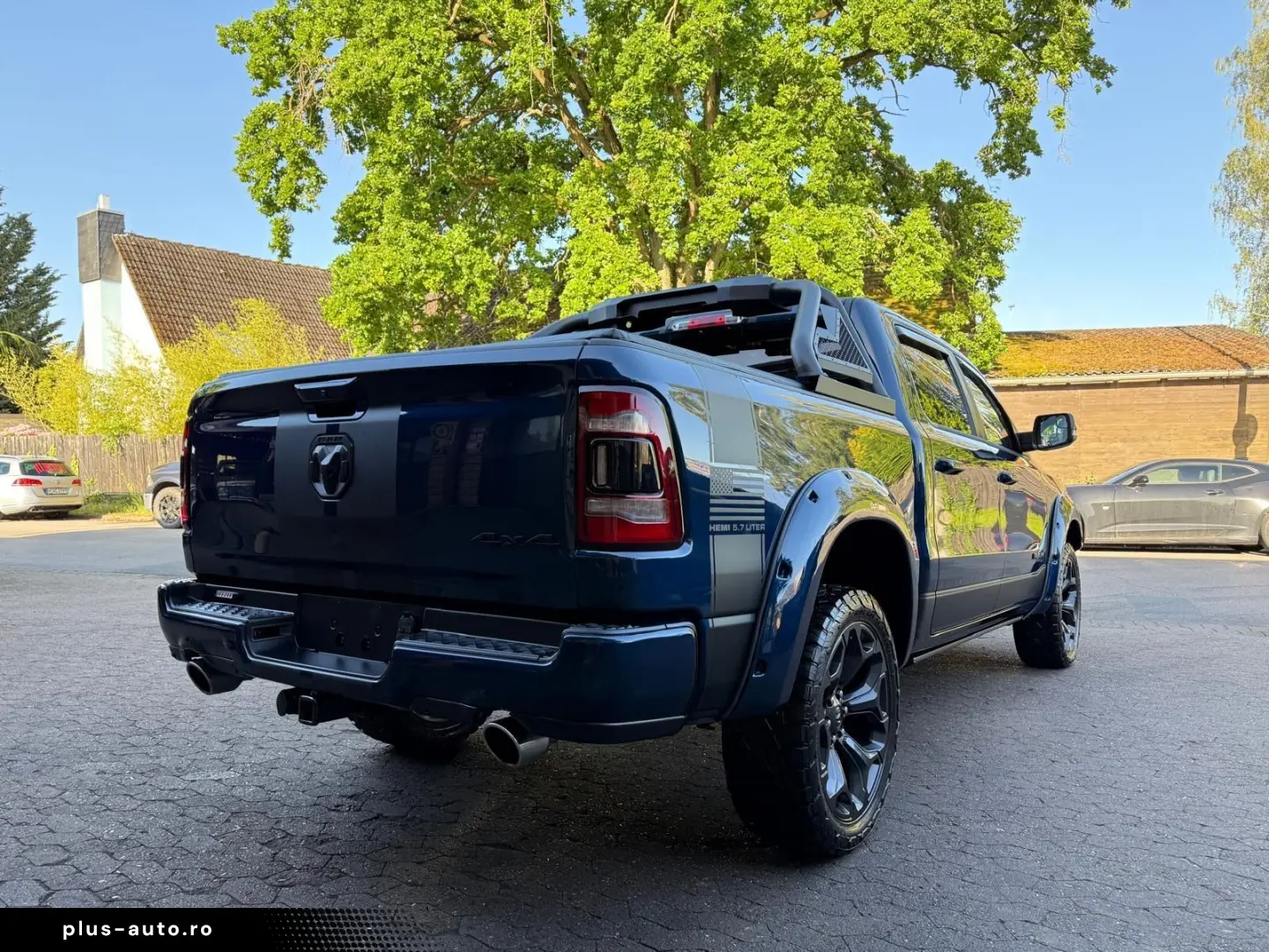DODGE V8 4X4 PANO 12 RADIO El.-TRITT AHK NAVI GARANTIE