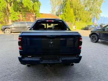 DODGE V8 4X4 PANO 12 RADIO El.-TRITT AHK NAVI GARANTIE