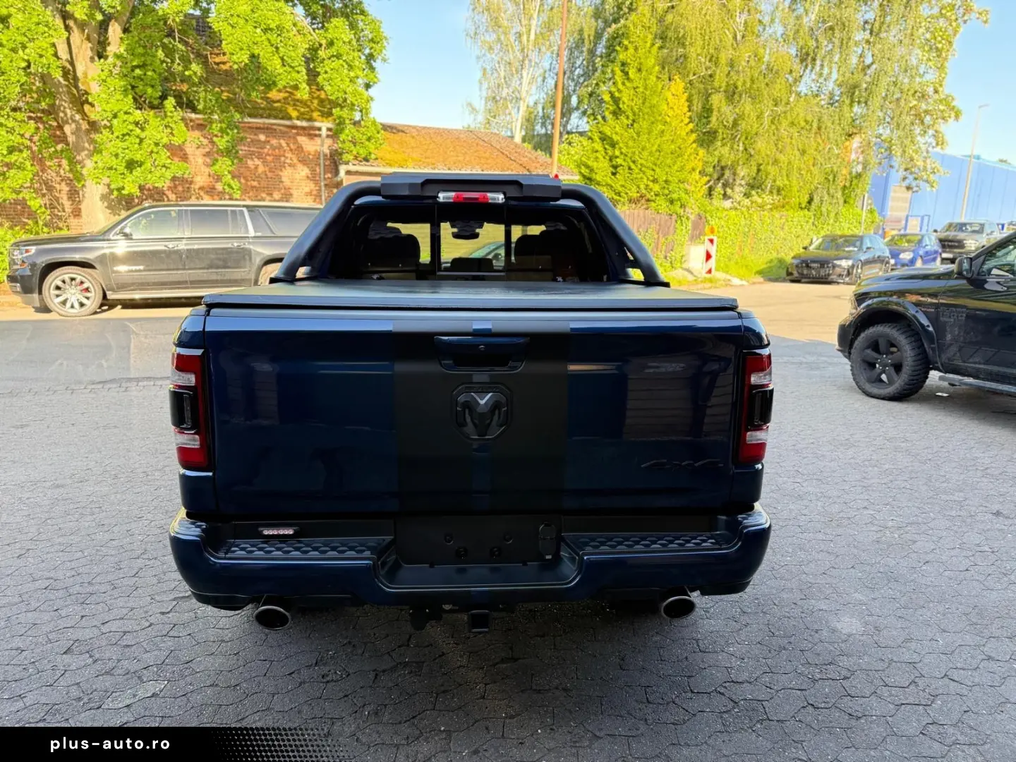 DODGE V8 4X4 PANO 12 RADIO El.-TRITT AHK NAVI GARANTIE