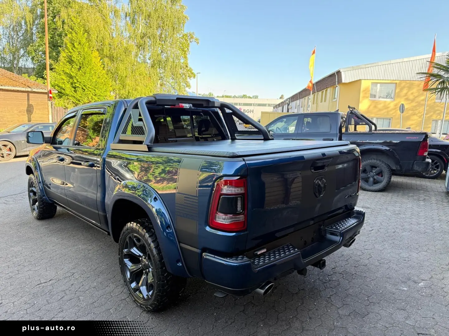 DODGE V8 4X4 PANO 12 RADIO El.-TRITT AHK NAVI GARANTIE