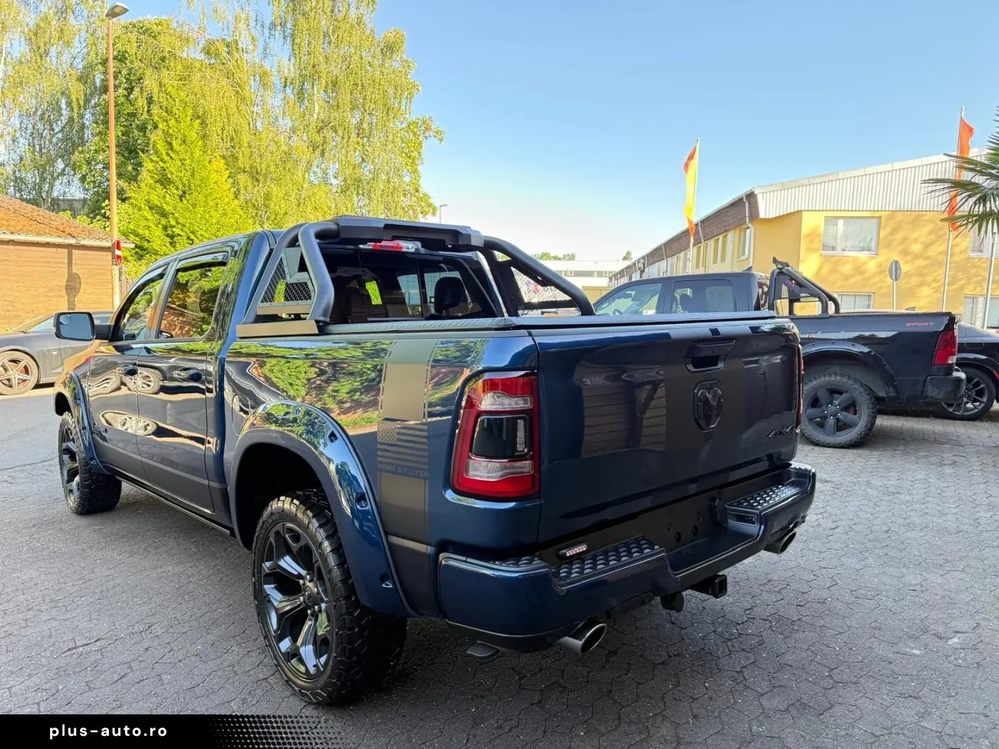 DODGE V8 4X4 PANO 12 RADIO El.-TRITT AHK NAVI GARANTIE