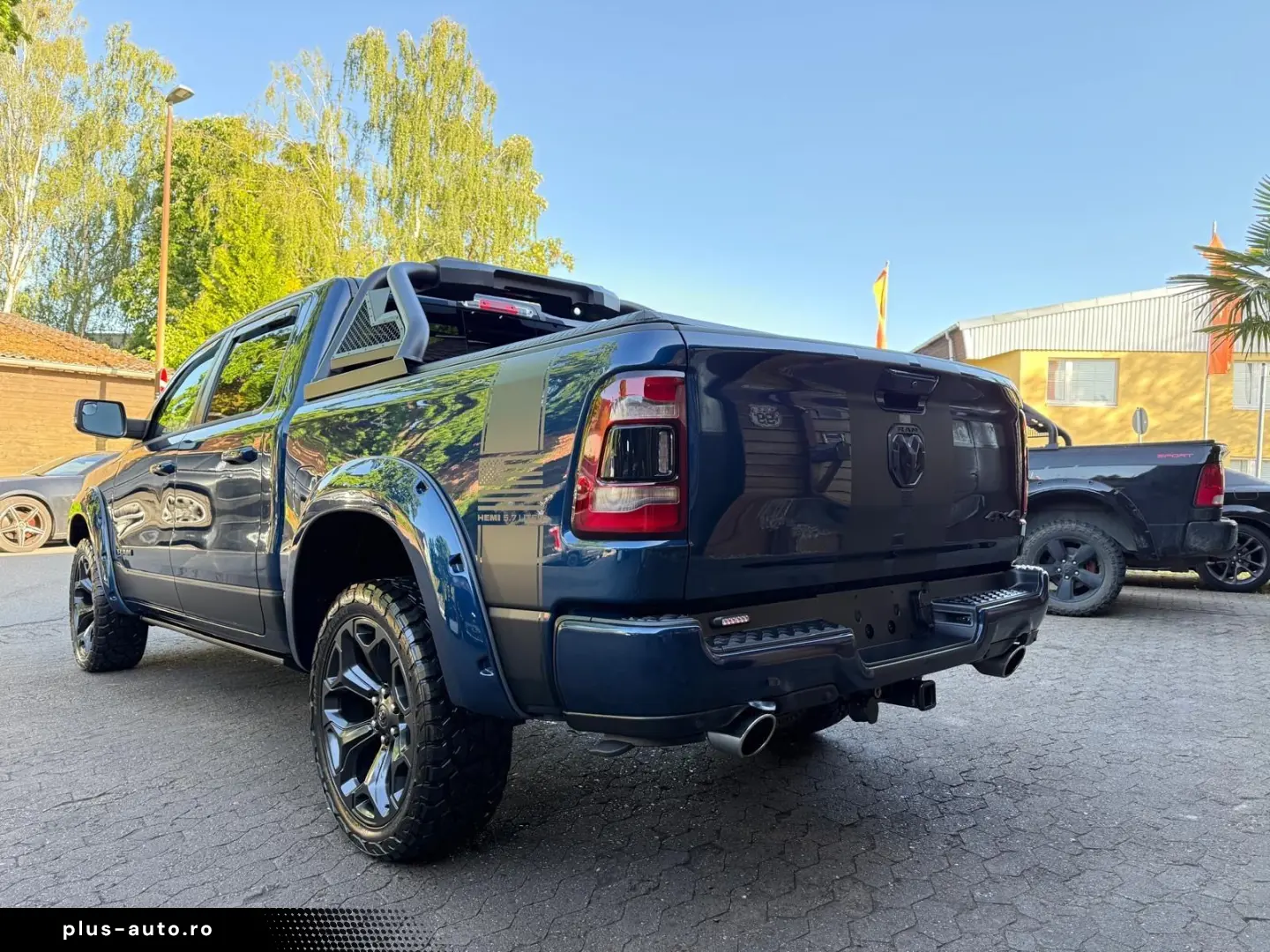 DODGE V8 4X4 PANO 12 RADIO El.-TRITT AHK NAVI GARANTIE
