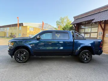 DODGE V8 4X4 PANO 12 RADIO El.-TRITT AHK NAVI GARANTIE
