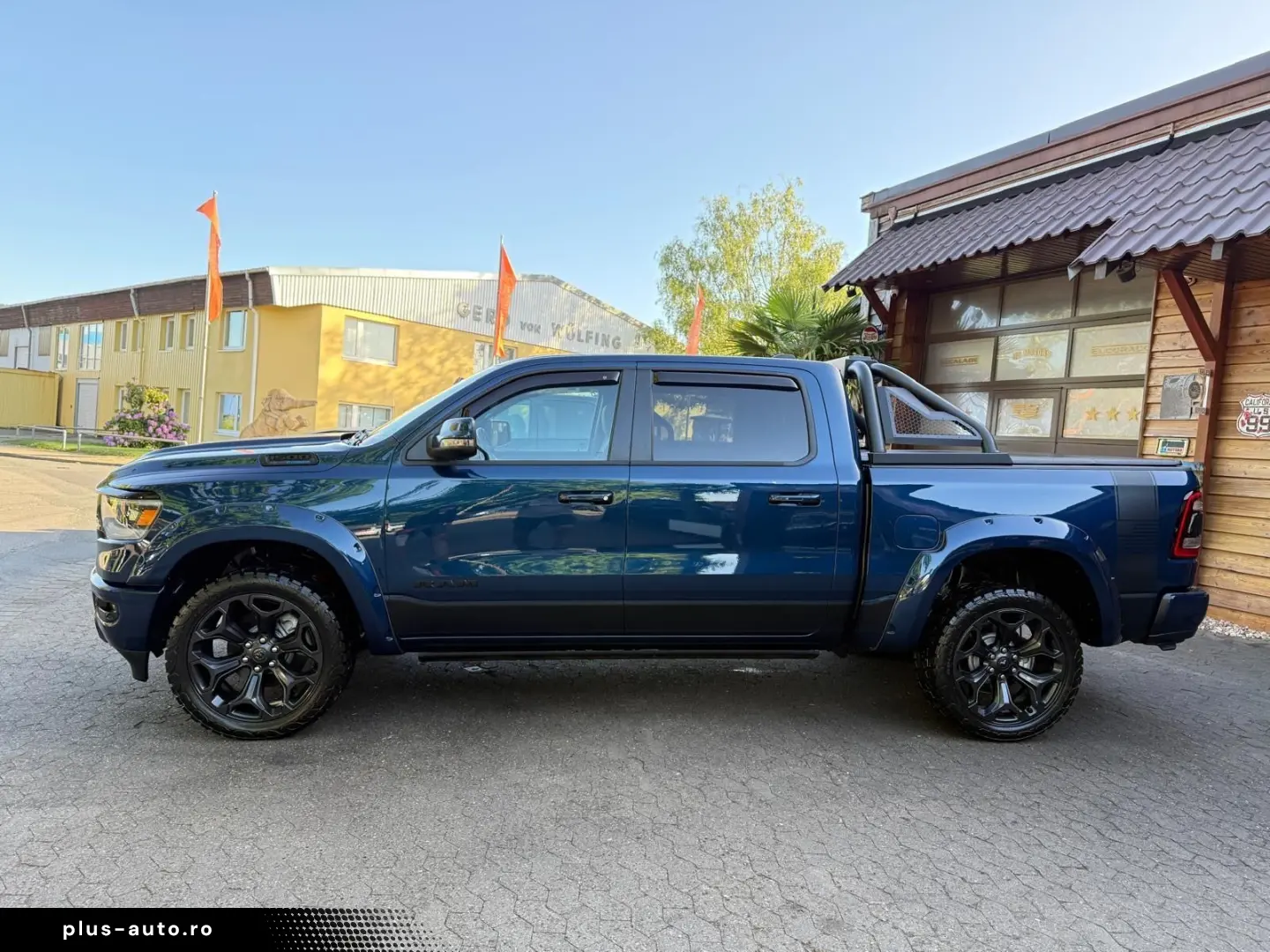 DODGE V8 4X4 PANO 12 RADIO El.-TRITT AHK NAVI GARANTIE
