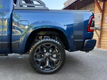 DODGE V8 4X4 PANO 12 RADIO El.-TRITT AHK NAVI GARANTIE