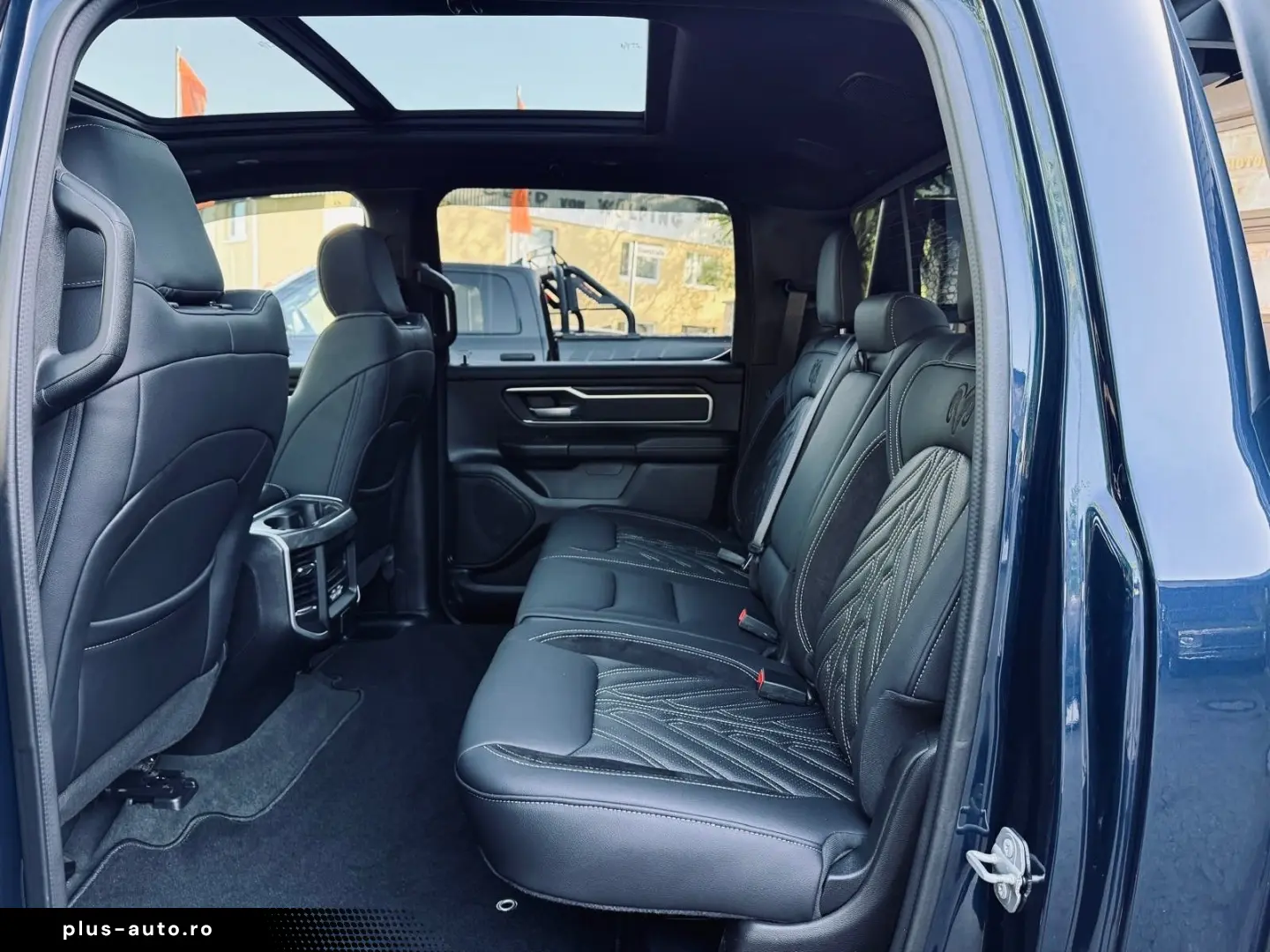 DODGE V8 4X4 PANO 12 RADIO El.-TRITT AHK NAVI GARANTIE