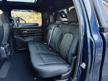 DODGE V8 4X4 PANO 12 RADIO El.-TRITT AHK NAVI GARANTIE