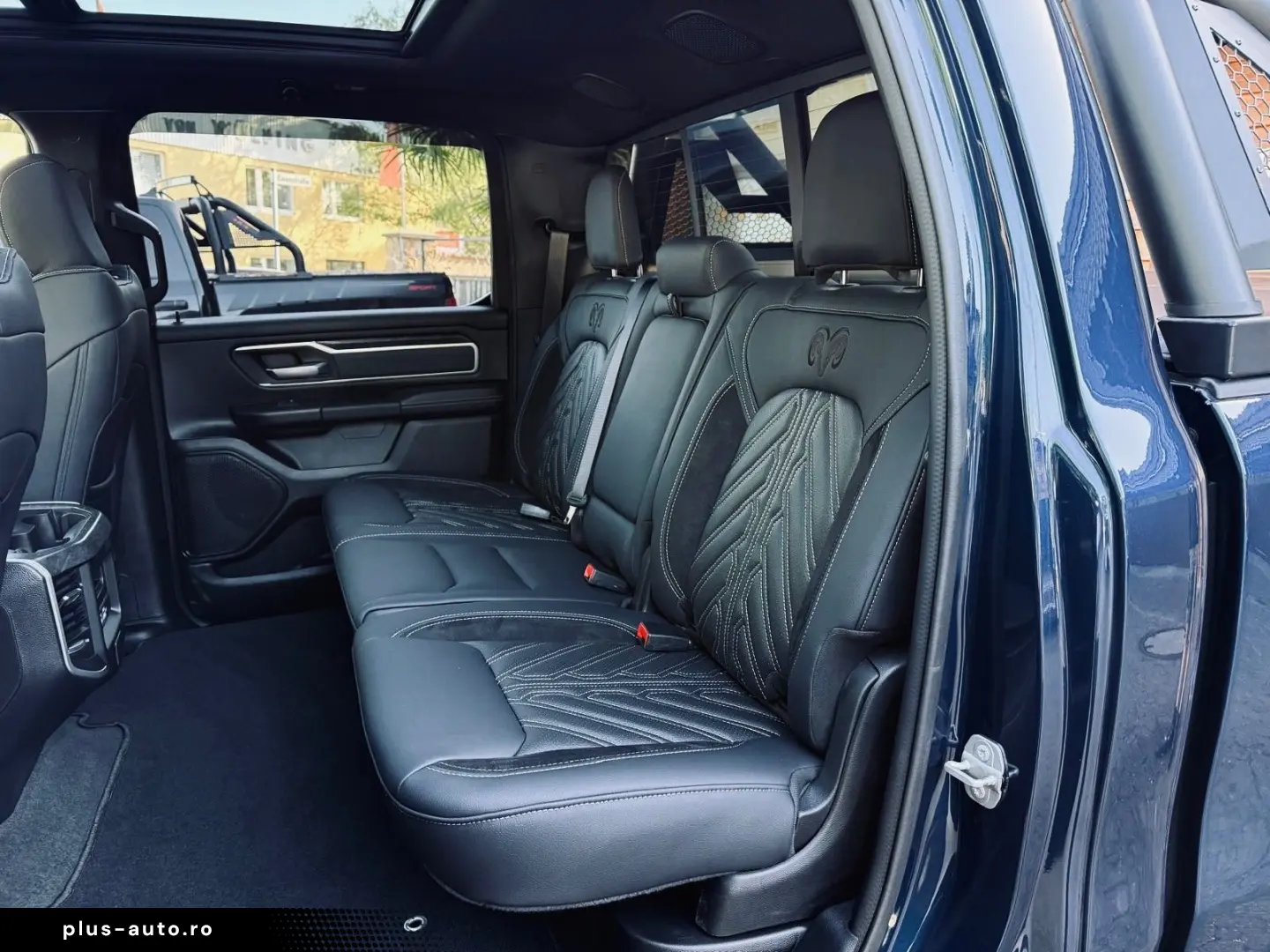 DODGE V8 4X4 PANO 12 RADIO El.-TRITT AHK NAVI GARANTIE