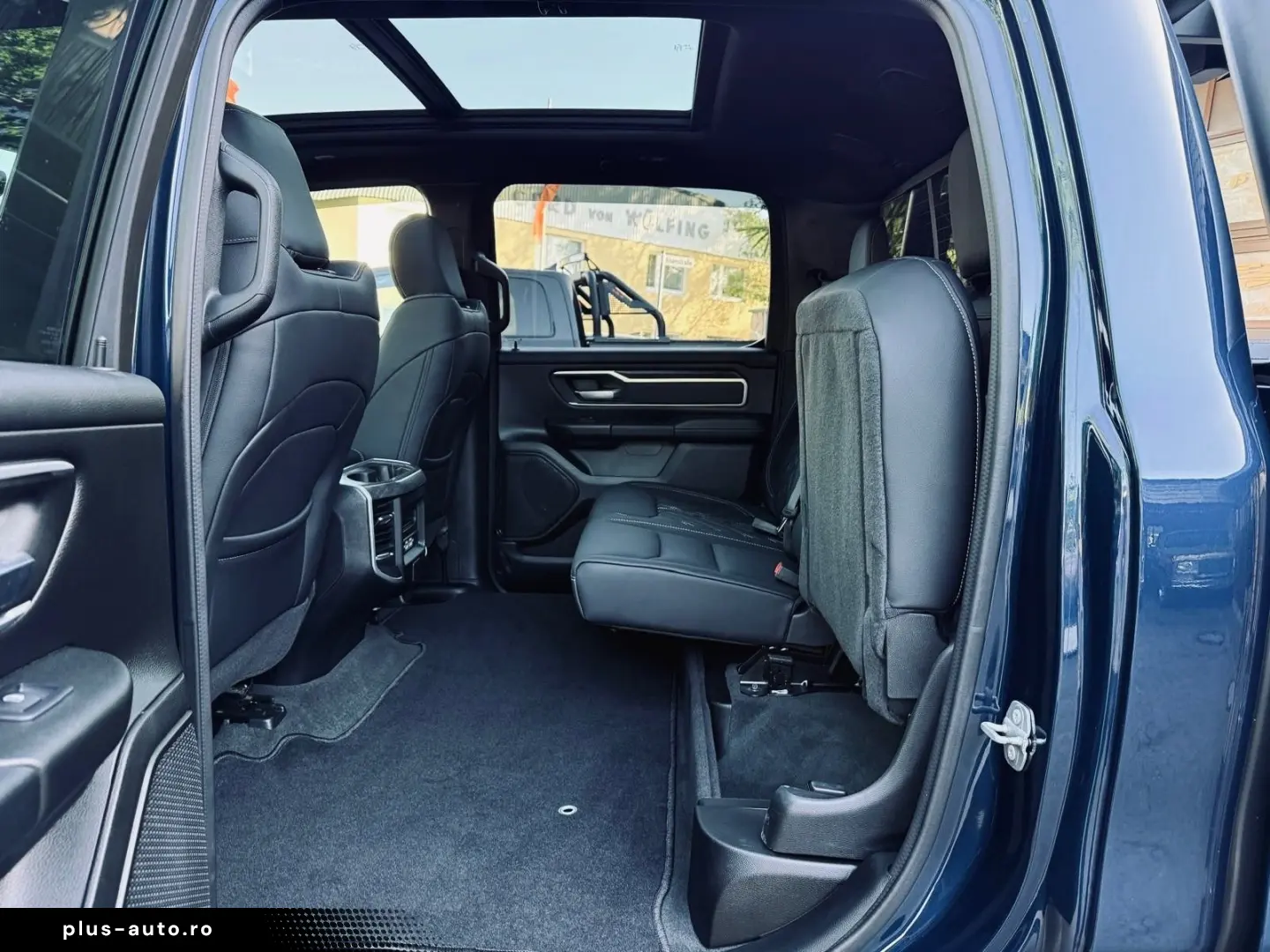 DODGE V8 4X4 PANO 12 RADIO El.-TRITT AHK NAVI GARANTIE