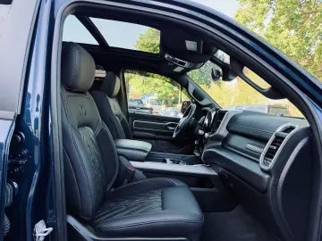 DODGE V8 4X4 PANO 12 RADIO El.-TRITT AHK NAVI GARANTIE