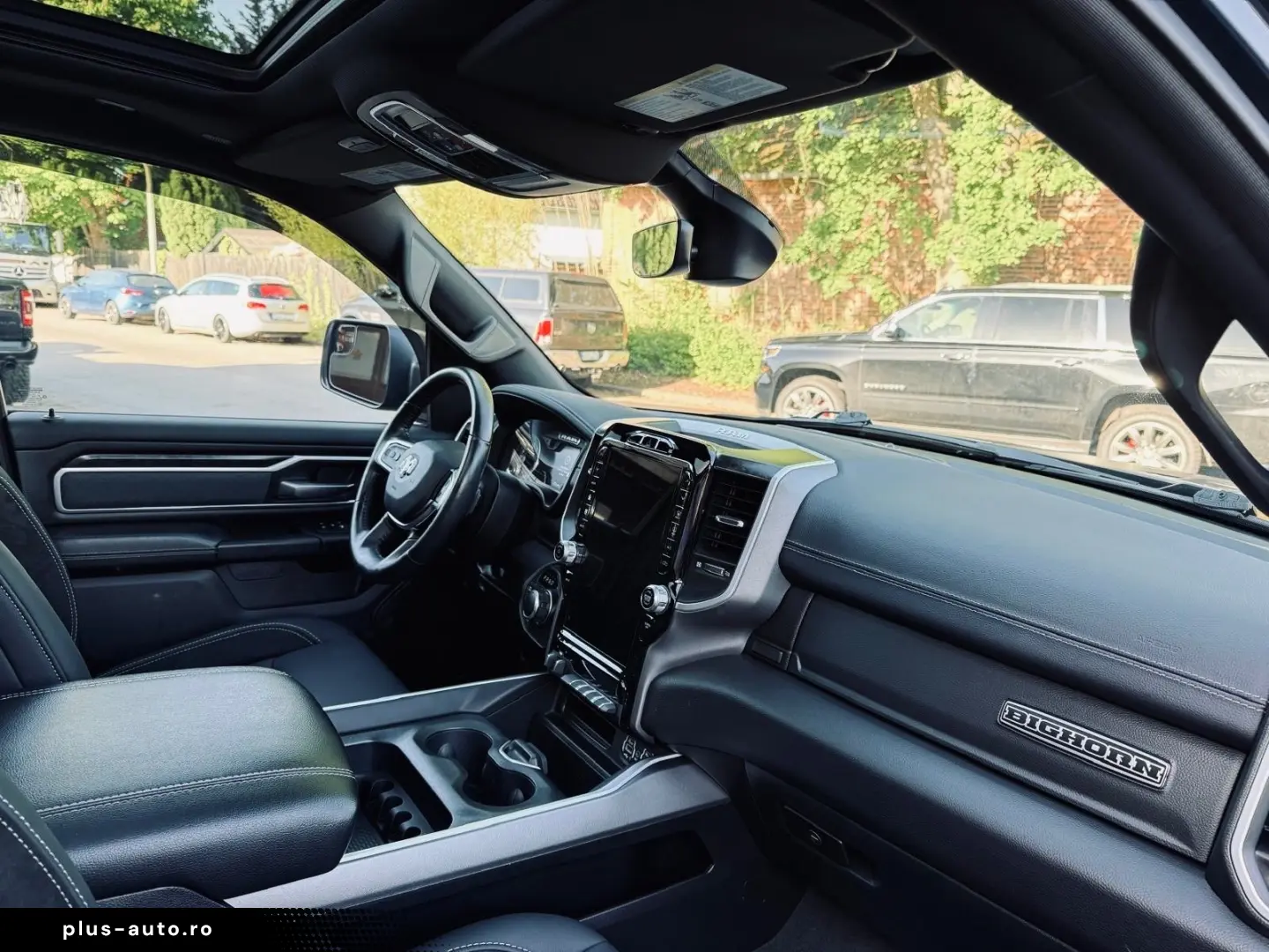 DODGE V8 4X4 PANO 12 RADIO El.-TRITT AHK NAVI GARANTIE